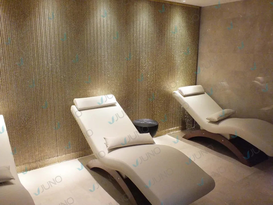 Relaxation Areas and Heated Loungers — 4